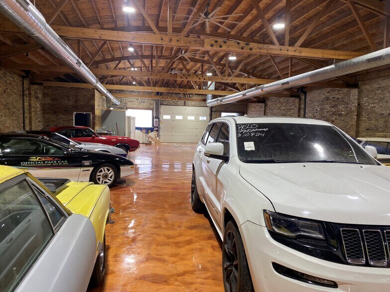 More Photos Of 3051-3053 N Cicero Ave, Chicago Industrial For Sale