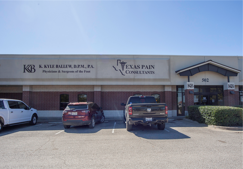 Primary Photo Of 7125 New Sanger Ave, Waco Office For Lease