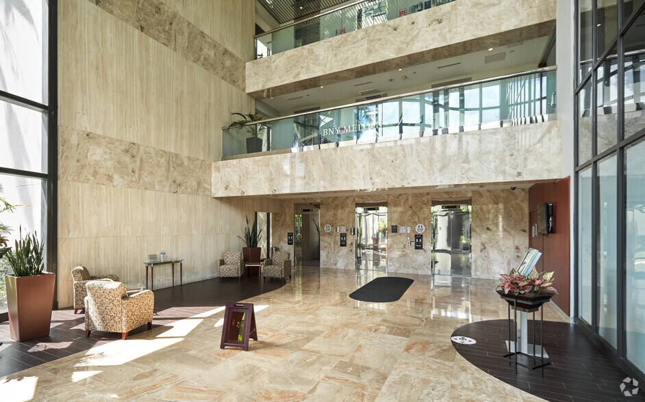 More Photos Of 3300 Pga Blvd, Palm Beach Gardens Office For Lease