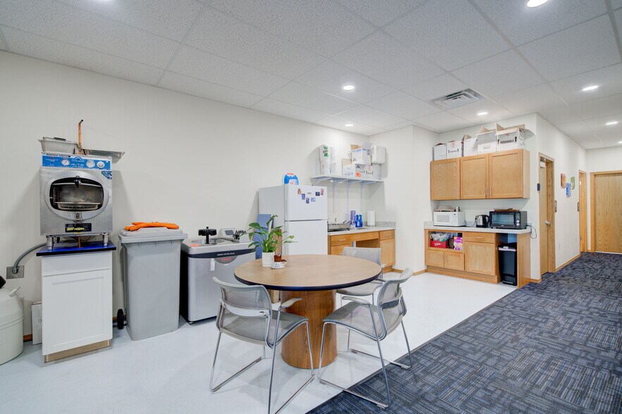 More Photos Of 351 Evergreen Dr, Bozeman Office For Sale