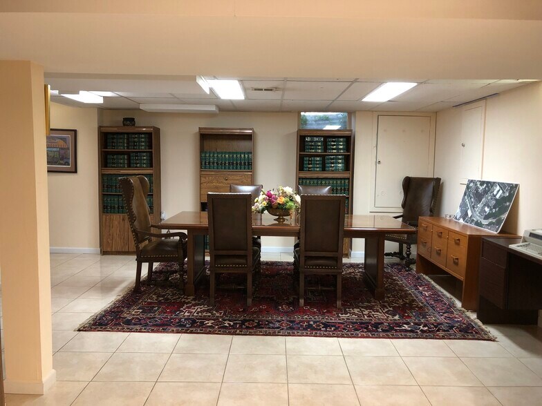 More Photos Of 200 N Adams St, Rockville Office For Lease