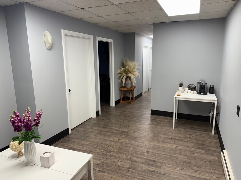 More Photos Of 584 Meadow St, Agawam Medical For Lease