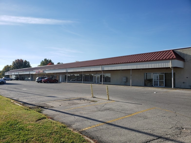 More Photos Of 12521 E Us Highway 40, Independence General Retail For Lease