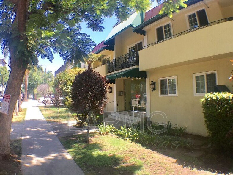 More Photos Of 8130 Norton Ave, West Hollywood Apartments For Sale