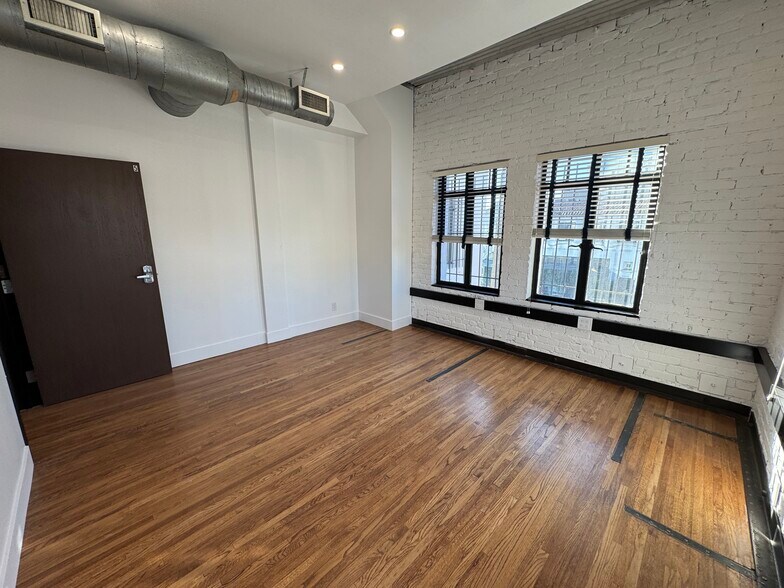 More Photos Of 6601-6613 W Sunset Blvd, Los Angeles Storefront Retail Office For Lease