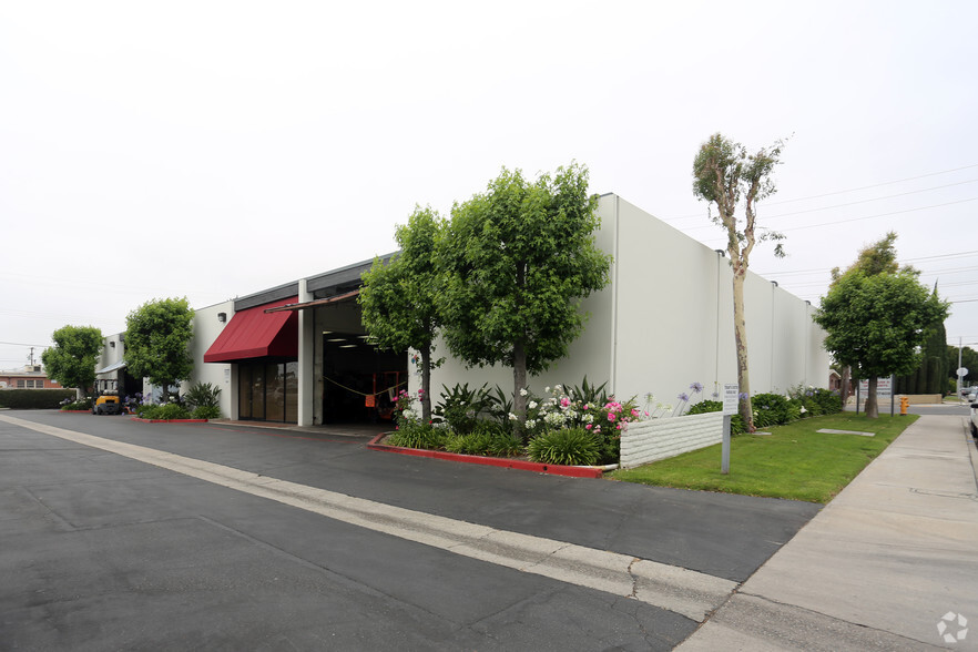 Primary Photo Of 13682-13692 Newhope St, Garden Grove Manufacturing For Lease