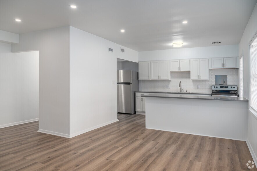 More Photos Of 20000 Van Aken Blvd, Shaker Heights Apartments For Sale