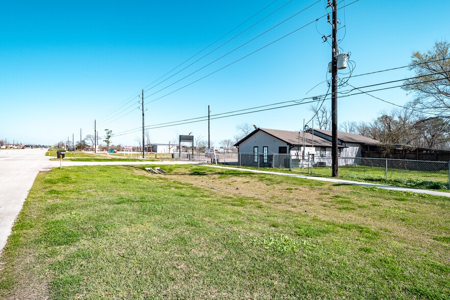 More Photos Of 21014 FM 2100 Rd, Crosby Freestanding For Sale