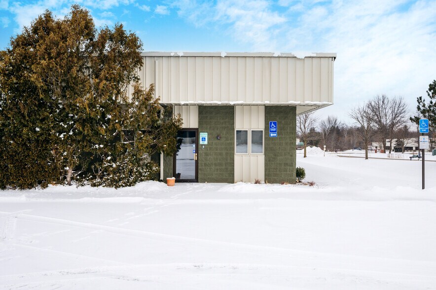 More Photos Of 2291 Traversefield Dr, Traverse City Manufacturing For Lease