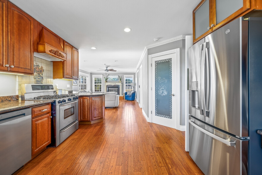 More Photos Of 19351 Del Mar Dr, Fort Bragg Specialty For Sale