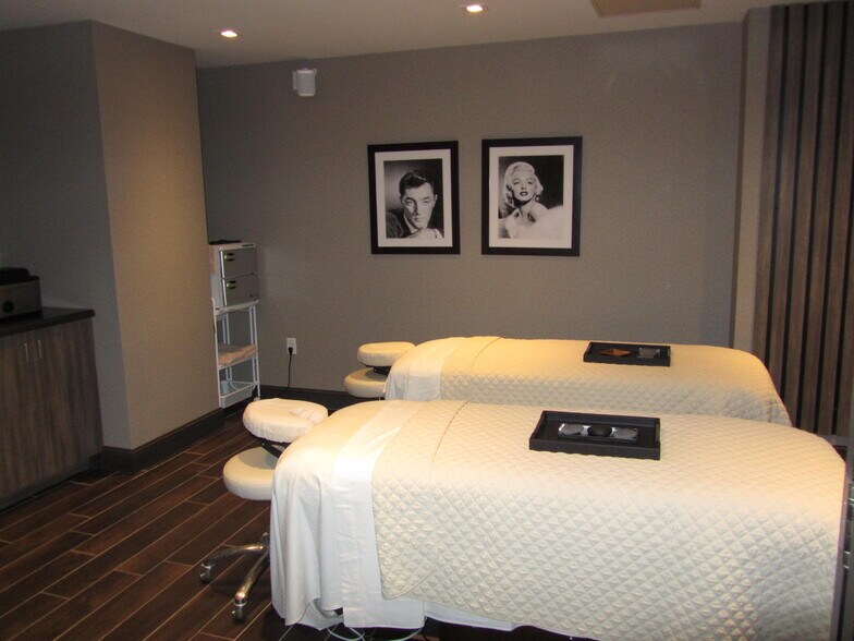 More Photos Of 1 N Main St, Fond Du Lac Hotel For Lease