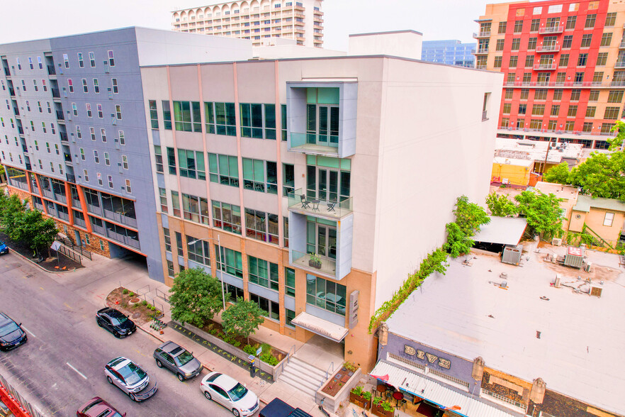 Primary Photo Of 1705 Guadalupe St, Austin Medical For Sale