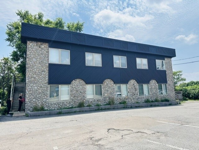 Primary Photo Of 5949 Steubenville Pike, McKees Rocks Office For Lease