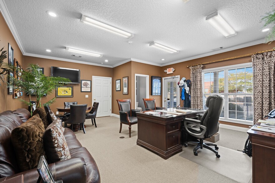More Photos Of 1135 E. Hiawatha st, Metter Office For Sale