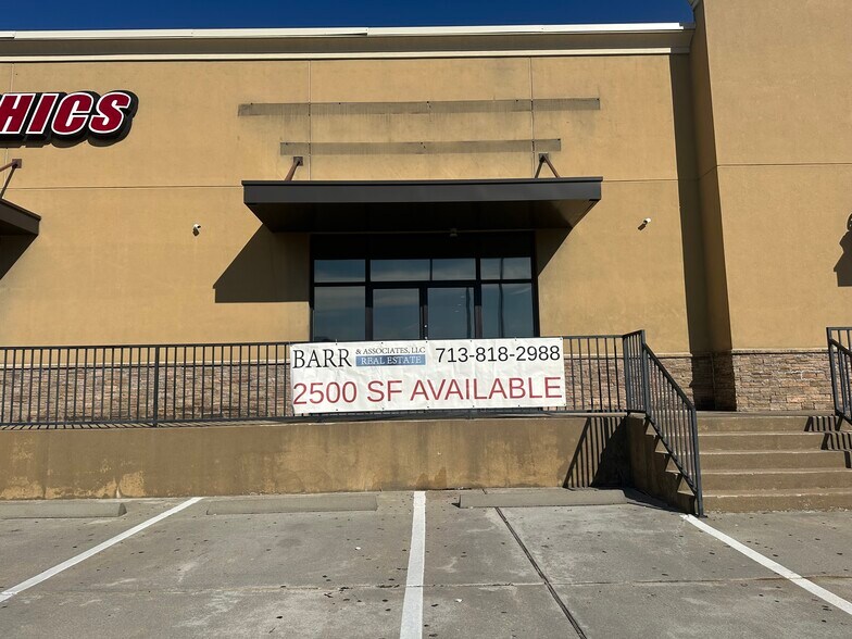 More Photos Of 2915 S Sam Houston Pky E, Houston Unknown For Lease