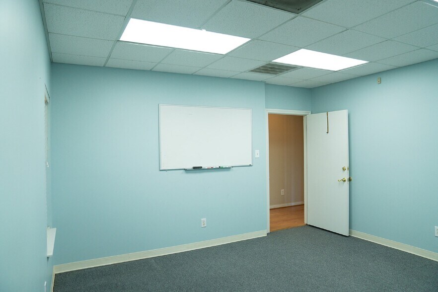 More Photos Of 5726 Root Rd, Spring Office Residential For Sale