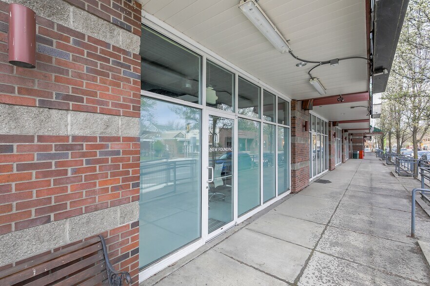 More Photos Of 317 W 6th St, Moscow Storefront Retail Office For Lease