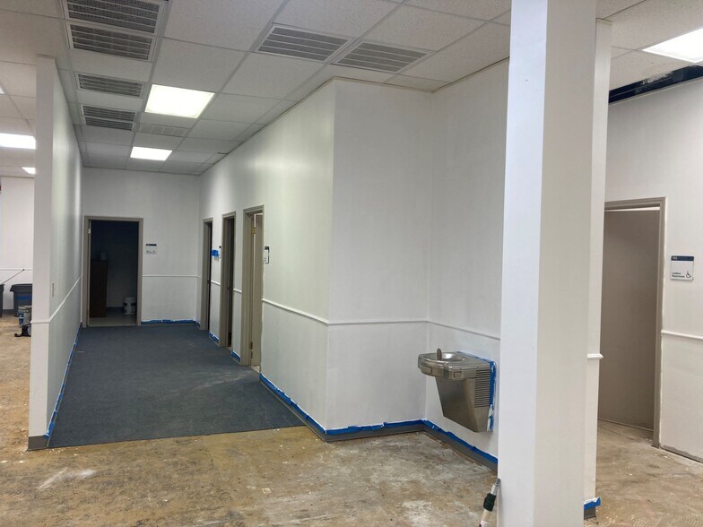 More Photos Of 200 N Saint Marys St, Beeville Medical For Lease