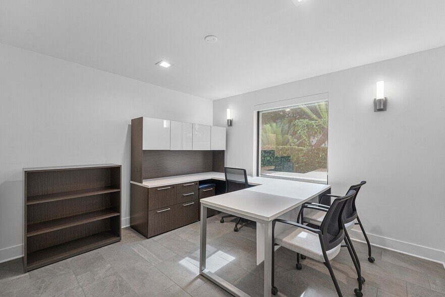 More Photos Of 320 Davie Blvd, Fort Lauderdale Office For Sale