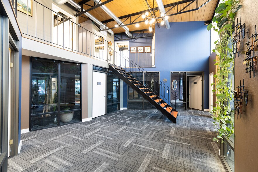 More Photos Of 8414 SW Barbur Blvd, Portland Office For Lease