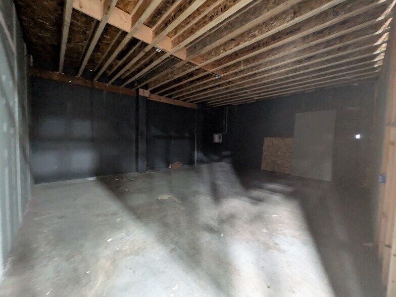 More Photos Of 1615 E Chemical Dr, Kennewick Distribution For Lease