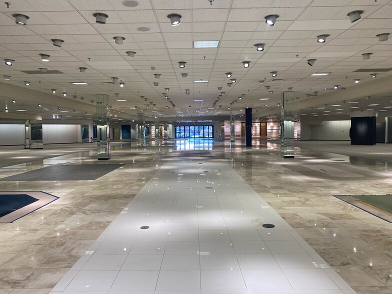 More Photos Of 6001 W Waco Dr, Waco Department Store For Sale