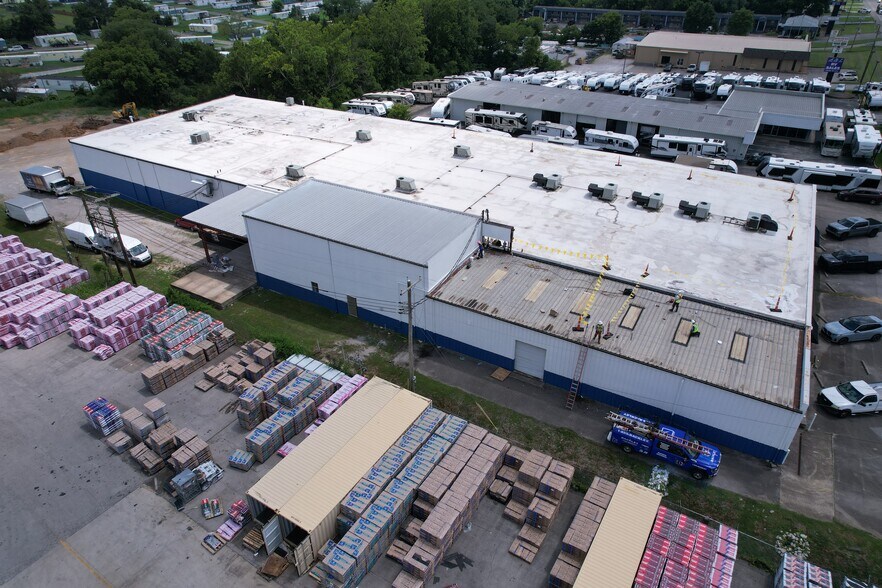 More Photos Of 1512 Nashville Hwy, Columbia Manufacturing For Lease