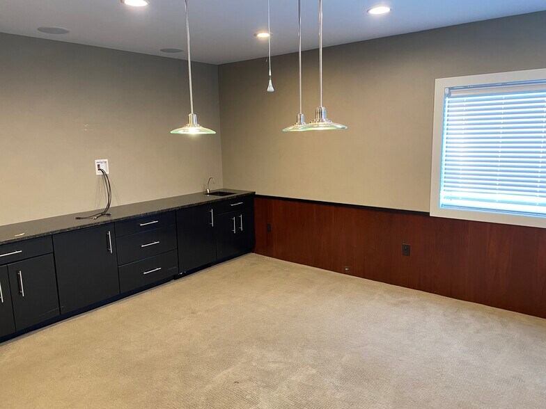 More Photos Of 2101 Mount Read Blvd, Rochester Warehouse For Sale