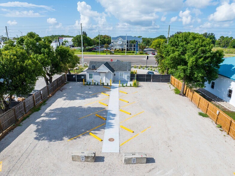 More Photos Of 6481 Ulmerton Rd, Largo Office For Lease