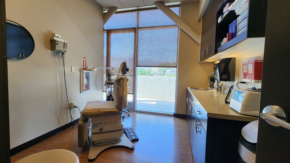 More Photos Of 3600 N Verdugo Rd, Glendale Office For Lease