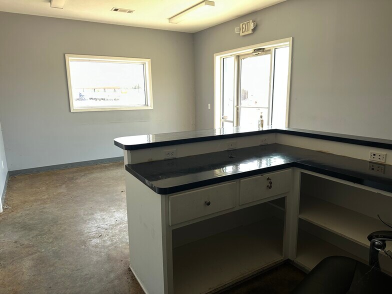 More Photos Of 1796 Simpson Highway 49, Magee Flex For Sale