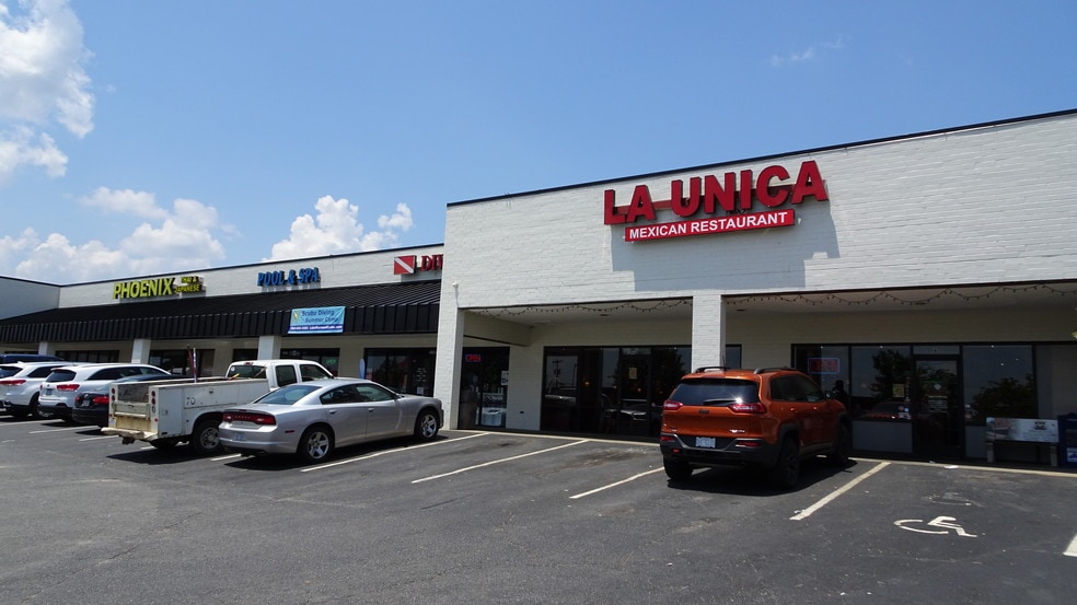 More Photos Of 480-510 River Hwy, Mooresville Unknown For Lease