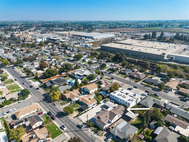 More Photos Of 431 W J St, Oakdale Assisted Living For Sale