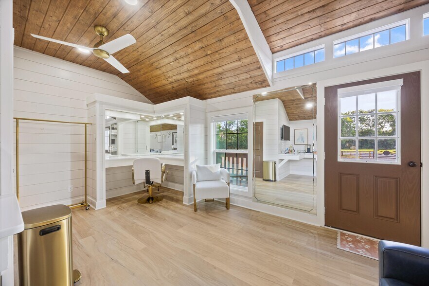 More Photos Of 4201 Pleasant Valley Rd, Union Grove Restaurant For Sale