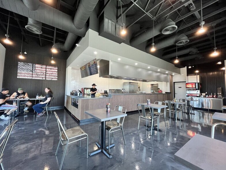 More Photos Of 1025 N 67th Ave, Phoenix Freestanding For Sale