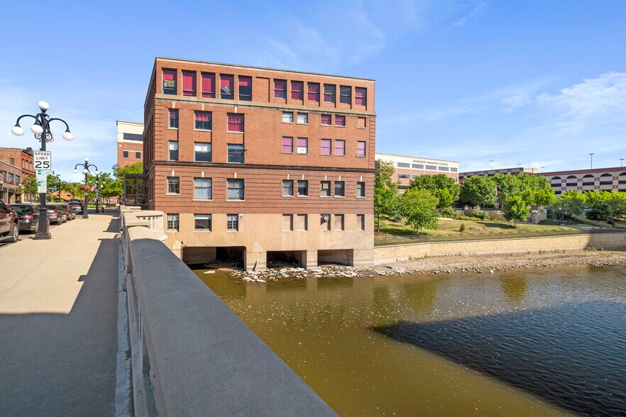 More Photos Of 31 W Downer Pl, Aurora Office For Sale