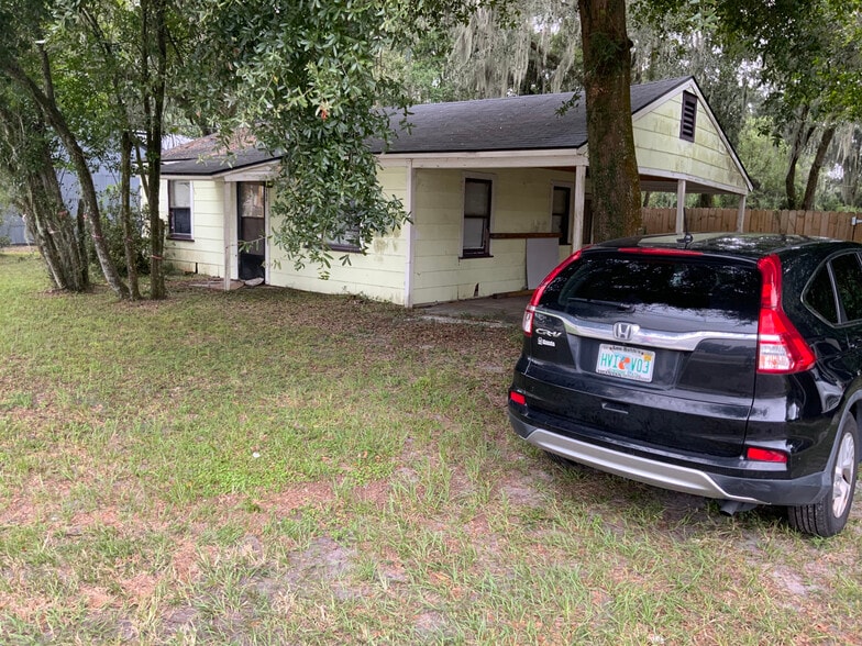 More Photos Of 1936-1960 Lane Ave S, Jacksonville Specialty For Sale