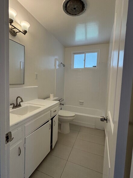 More Photos Of 14522 Avis Ave, Lawndale Apartments For Sale