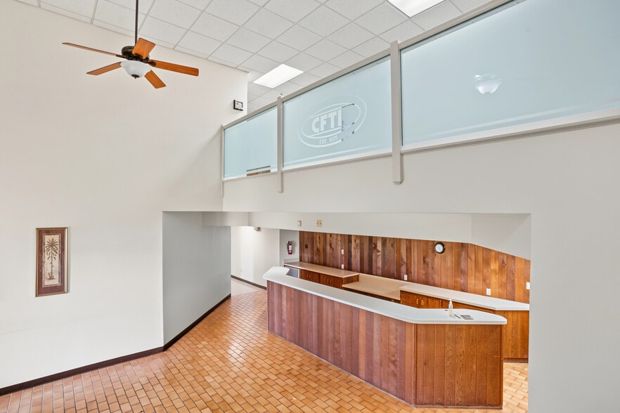 More Photos Of 12625 40th St N, Clearwater Warehouse For Sale