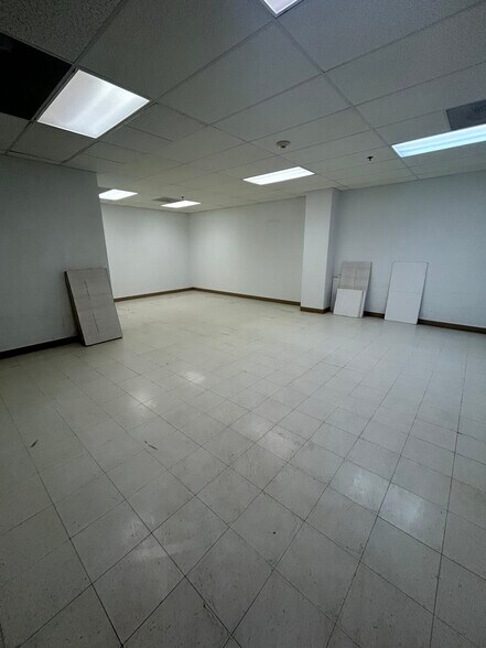 More Photos Of 50 N La Cienega Blvd, Beverly Hills Coworking Space