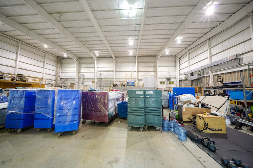 More Photos Of 248 Northport Ave, Belfast Manufacturing For Sale