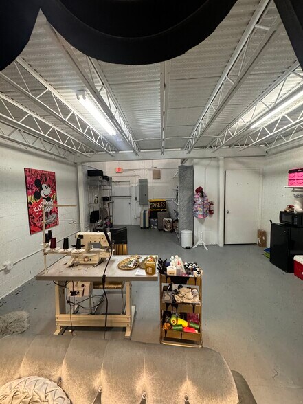 More Photos Of 10181 NW 58th St, Miami Warehouse For Lease