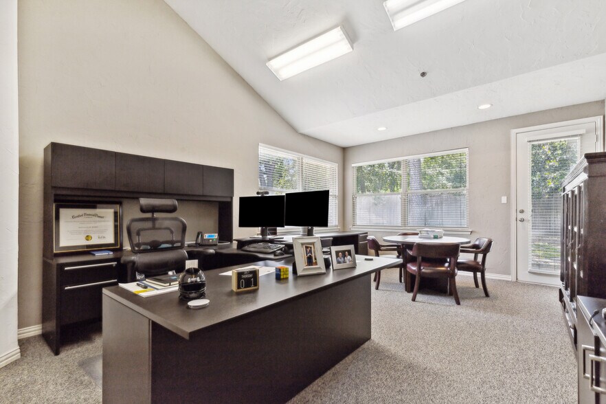 More Photos Of 700 N Carroll Ave, Southlake Office For Lease