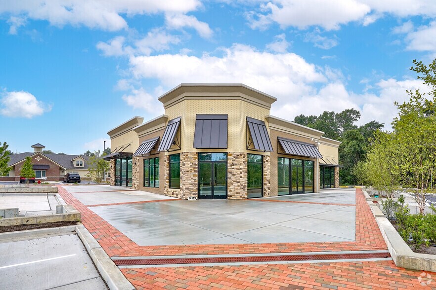 More Photos Of 14119 Travilah Rd, Rockville General Retail For Lease