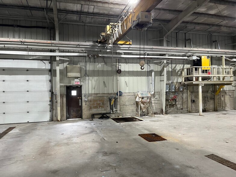 More Photos Of 3125 Glenwood Lansing Rd, Lansing Warehouse For Sale