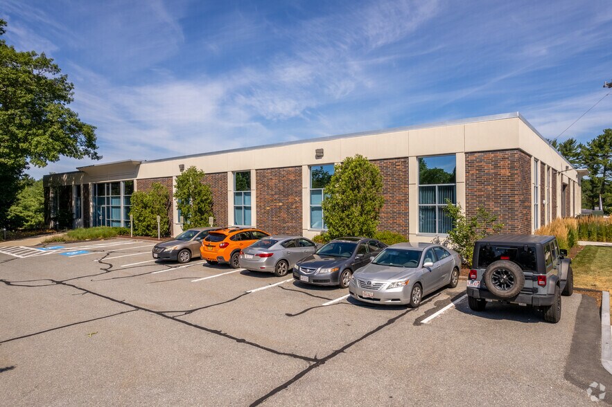 More Photos Of 164 Middlesex Tpke, Burlington Unknown For Lease