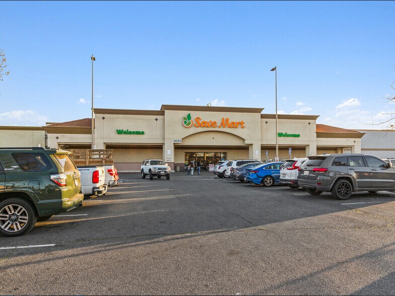 More Photos Of 4043 W Clinton Ave, Fresno Supermarket For Sale