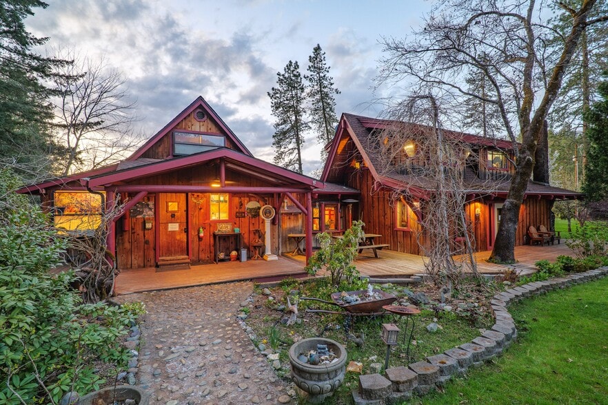 More Photos Of 3305 Dick George Rd, Cave Junction Hospitality For Sale