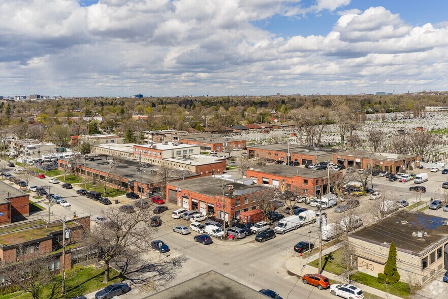 More Photos Of 4965-4975 St De Sorel, Montréal Auto Repair For Lease