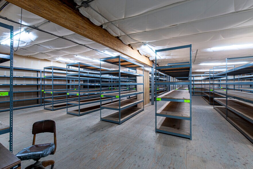 More Photos Of 3535 Del Webb Ave NE, Salem Warehouse For Lease